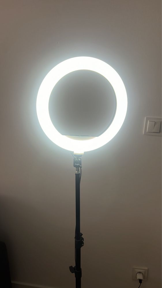 Lampa pierścieniowa