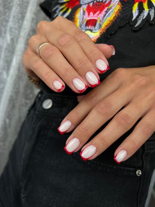 Працюю в Центрі Міста. Манікюр , гель лак+ укріпленя , нарощування)