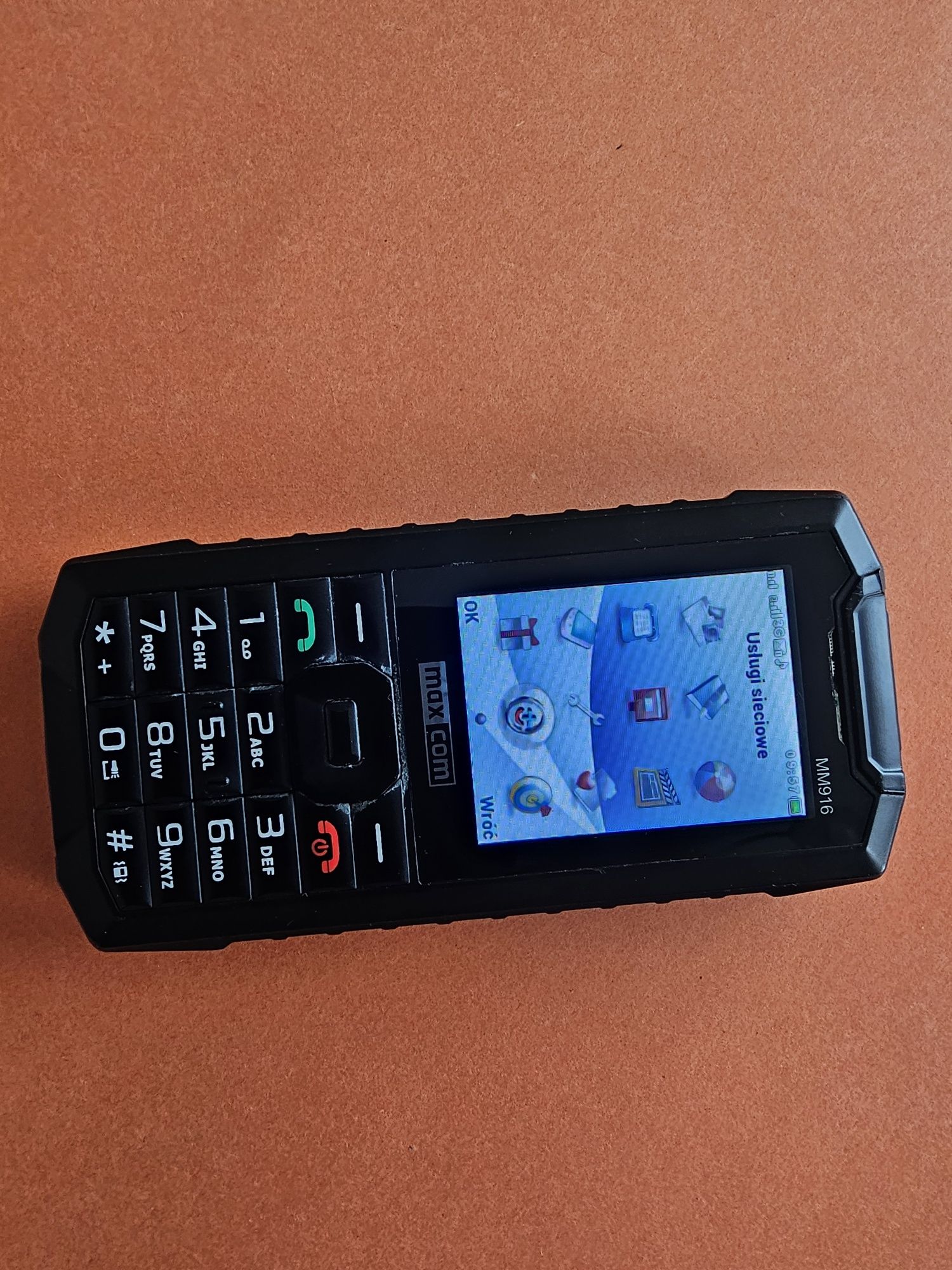 Telefon MAXCOM model MM916 – Jak Ideał.