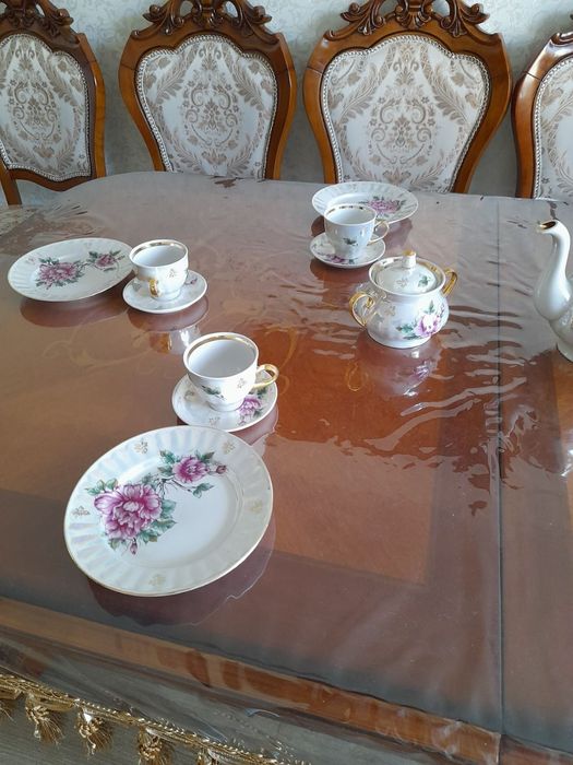 Продам сервиз фарфоровый .
