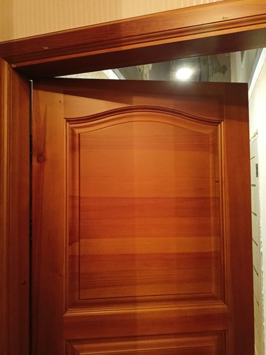 Двери межкомнатные материал сосна . Деревянные из натурального дерева