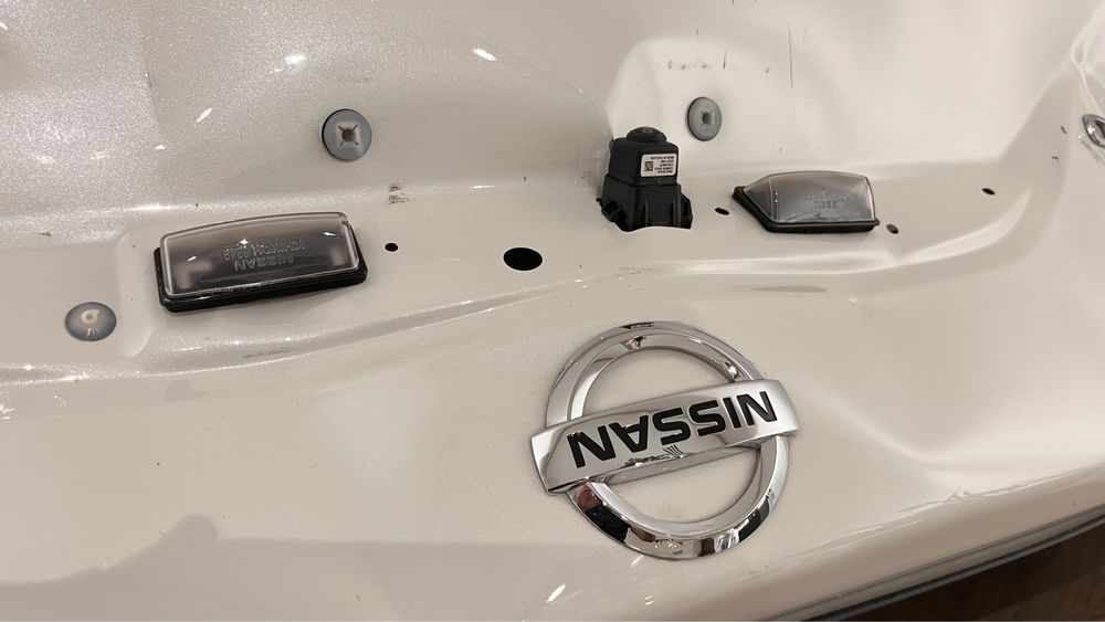 Nissan Murano Z52: ляда битая, под рихтовку