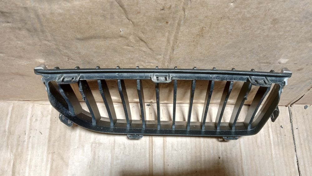 Bmw E90 Grill Nerka Lewa