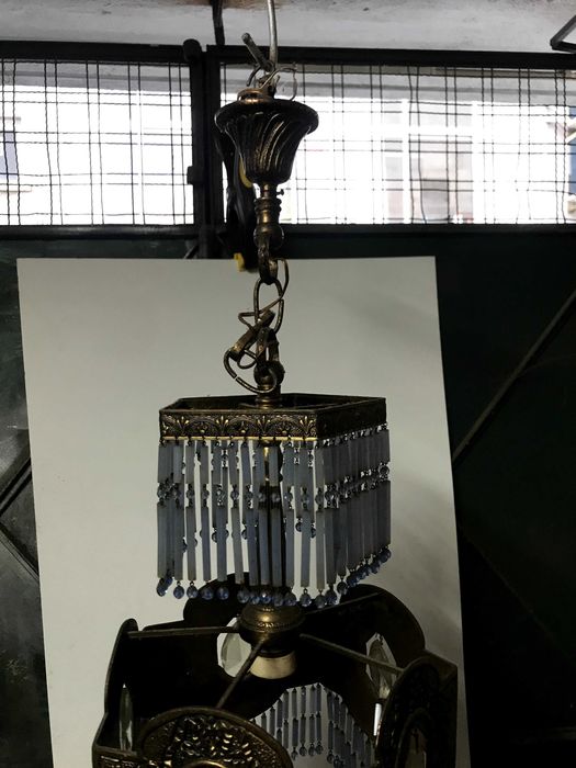 Candeeiro antigo de teto