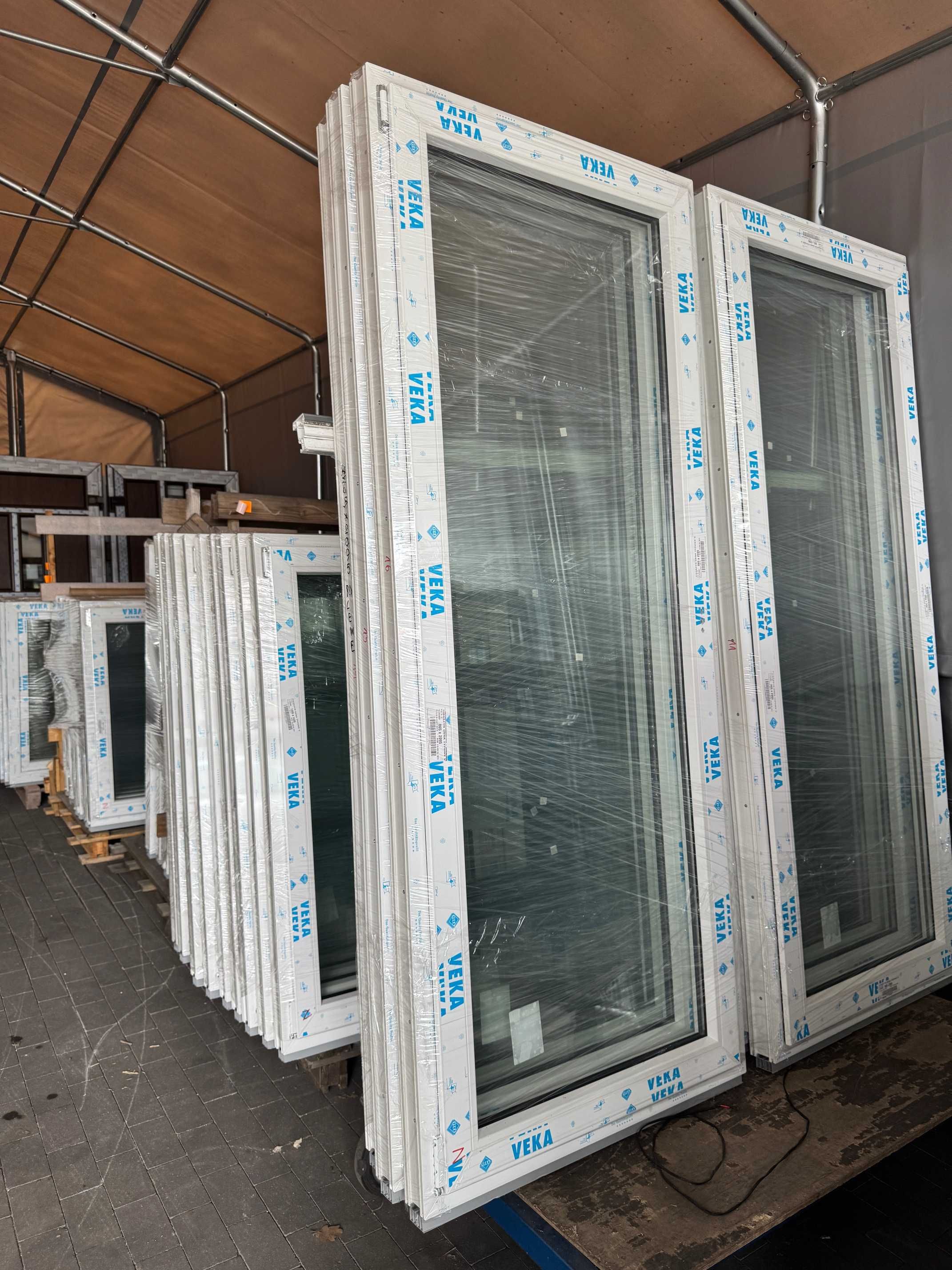 Okno typowe NOWE VEKA 82MD rama 82 mm 865 x 1435 BIAŁE RU 3-SZYBOWE