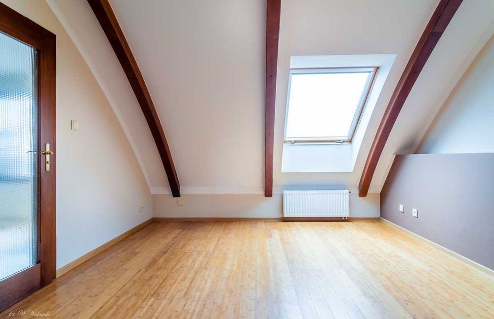 Bezrzecze, 1-poziom., 2 piętro 156m2 + 2 x m.postoj. w hali garażowej