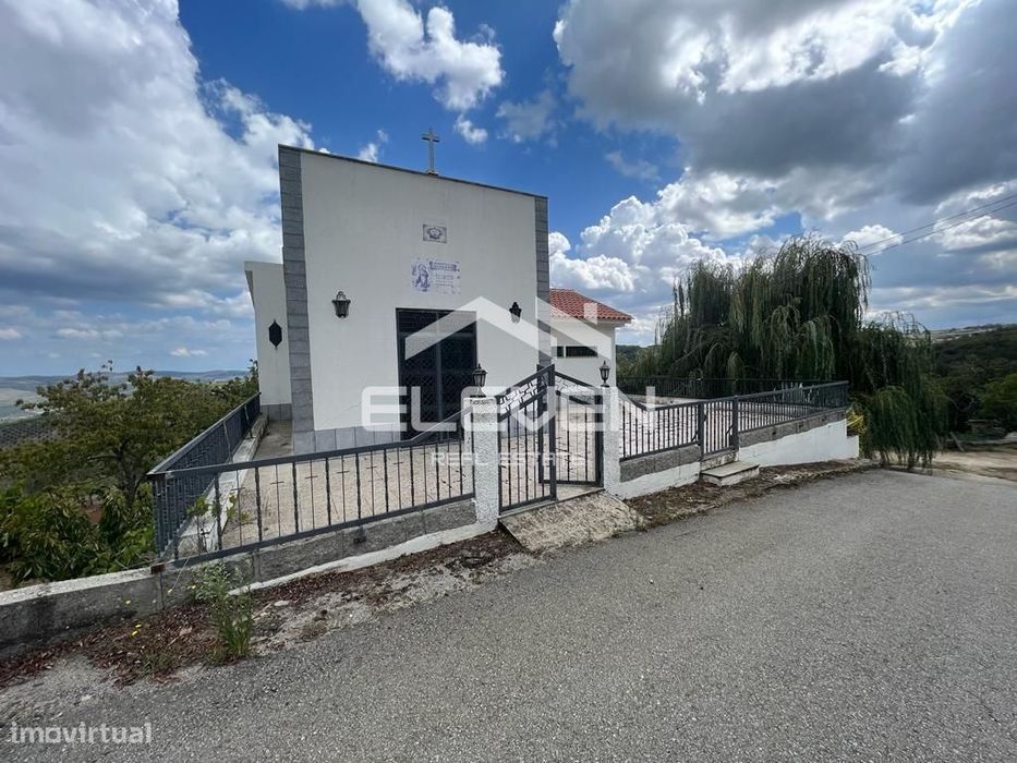 Duas Excelentes Moradias e Terreno Trevões São João Pesqueira