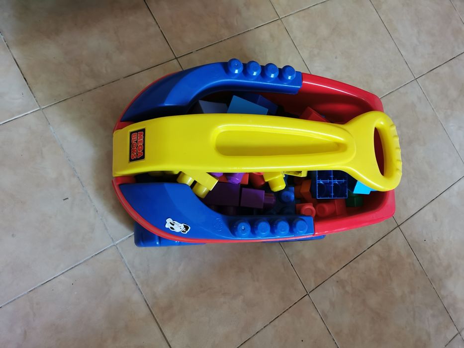 Конструктор машина Mega bloks