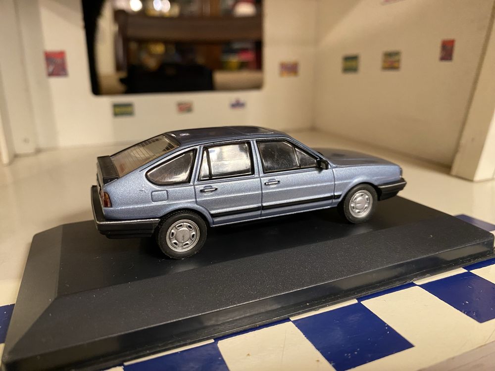 Volkswagen Passat B2 1985 escala 1:43