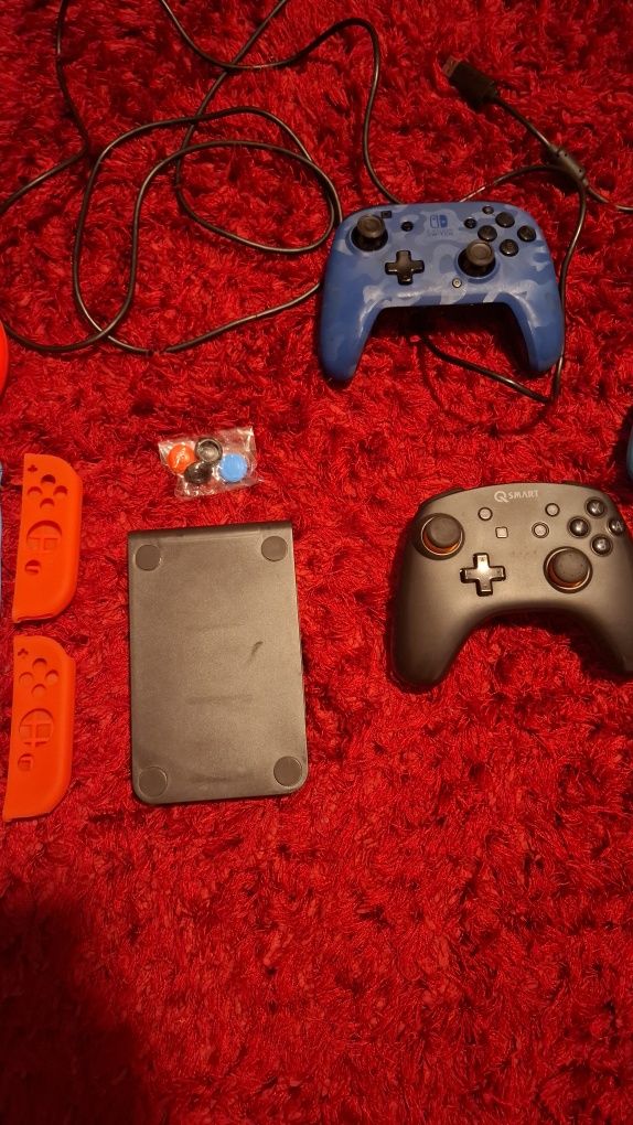 Nintendo switch v1 + akcesoria + 2 gry