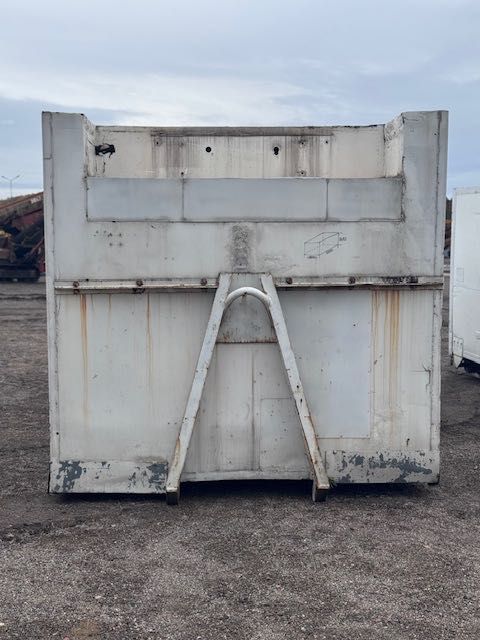 kontener chłodnia budowlany na hakowca