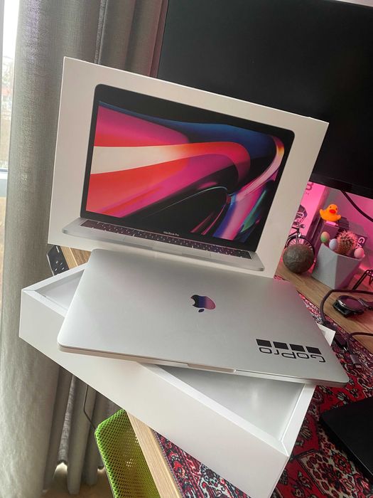 MacBook Pro 13” (M1, 8GB/256GB) Стан Ідеальний!