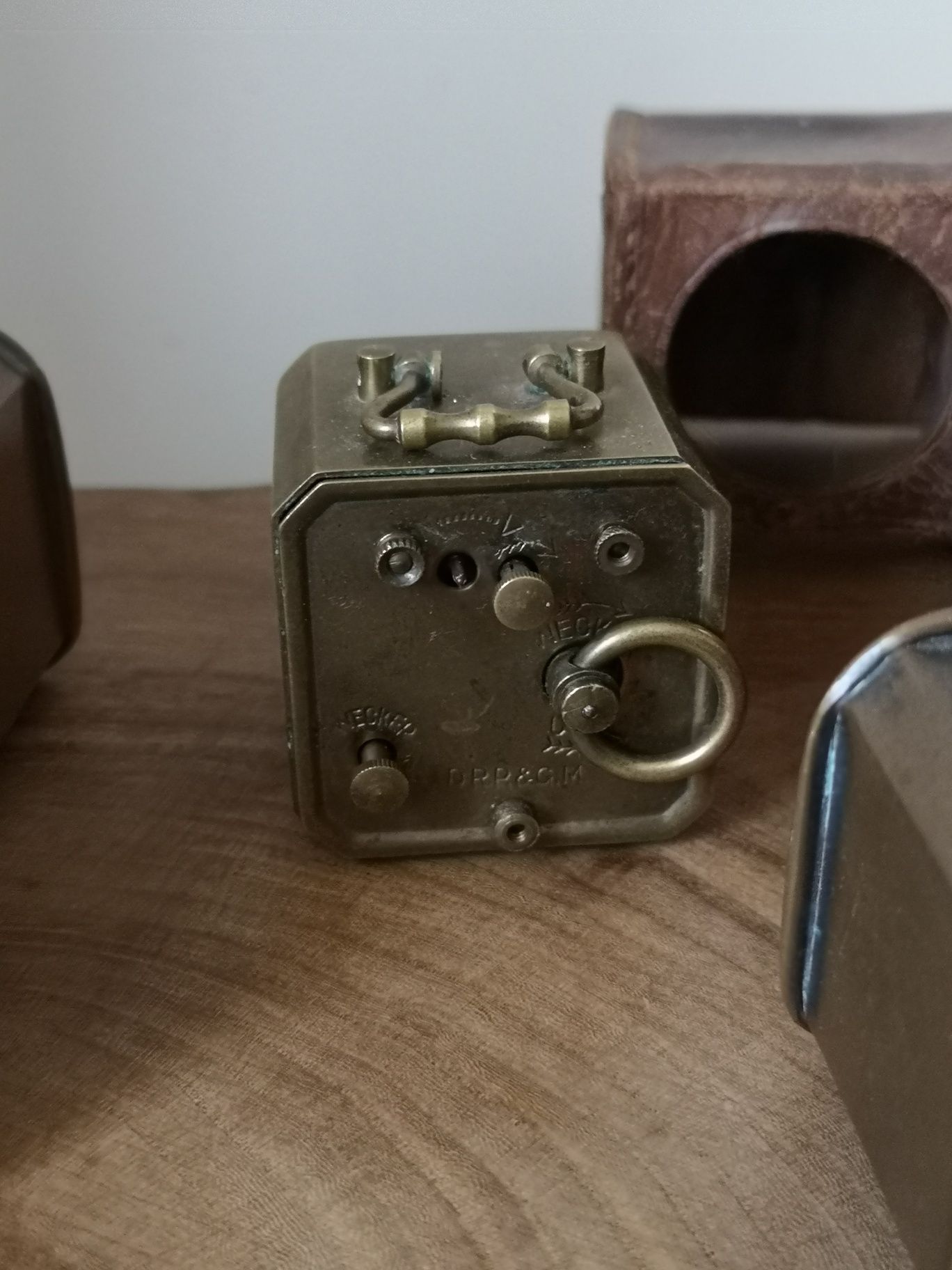 kolekcja starych miniaturowych wojskowych zegarków HAU Brevete XIX-XX
