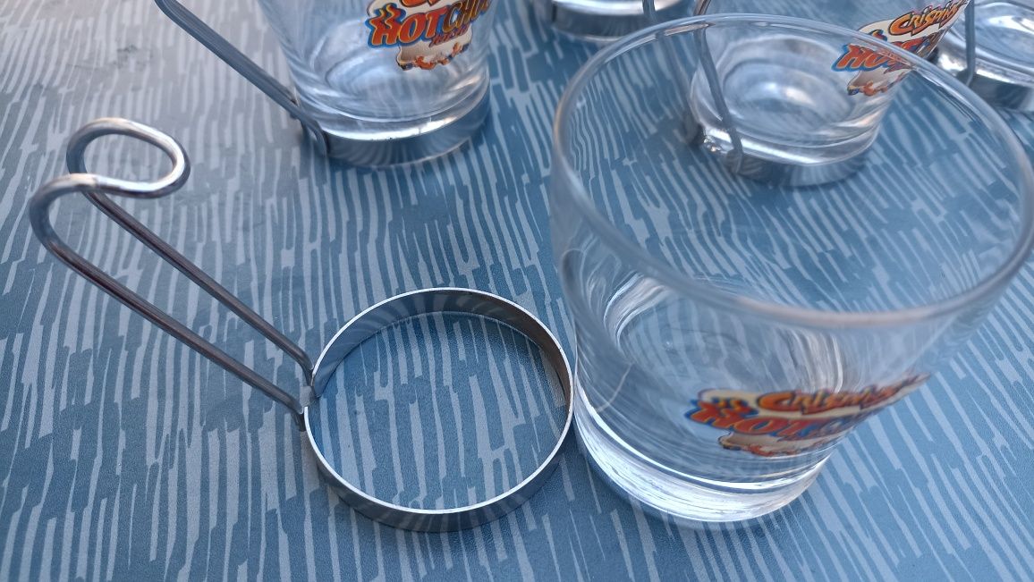6 chávenas de chocolate quente Crispins