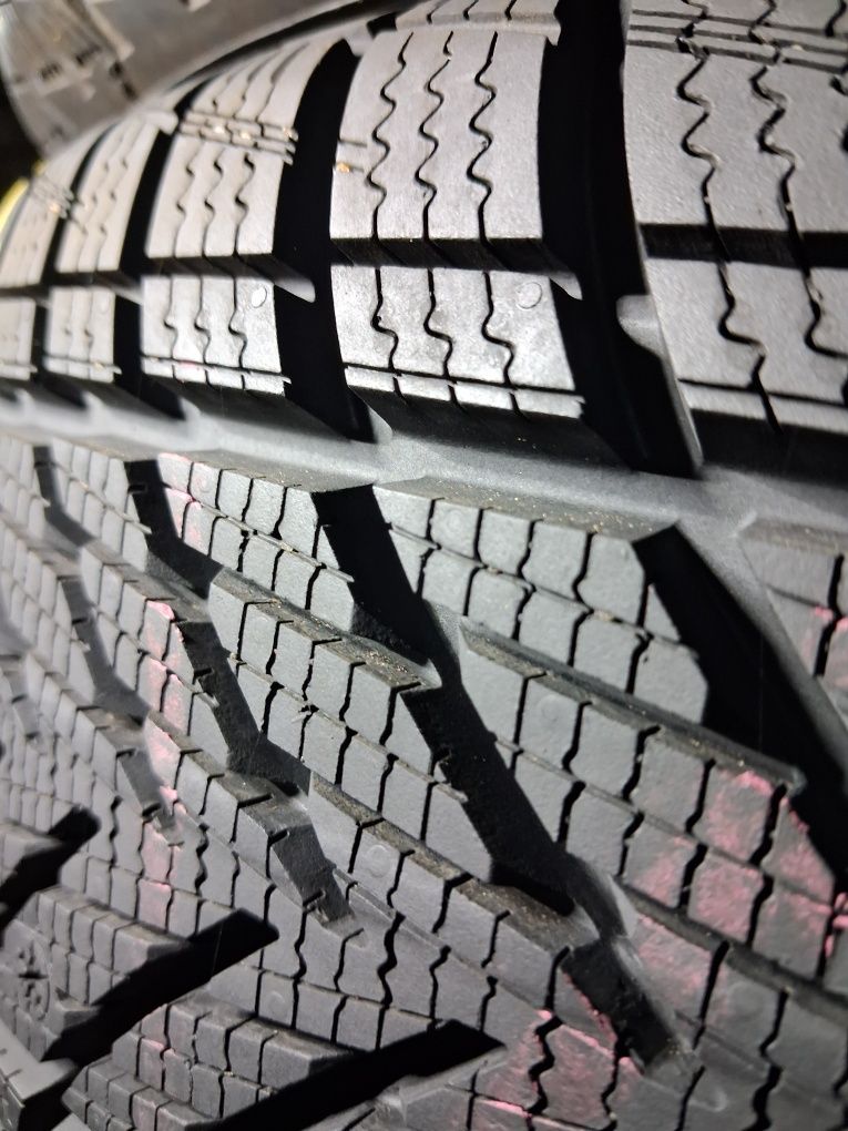 Шини б/у зимові 205/55 R16 Goodyear UltraGrip Performance 3