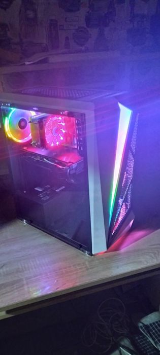 Компьютер (лучший в мире, купите пожалуйста нету денег)