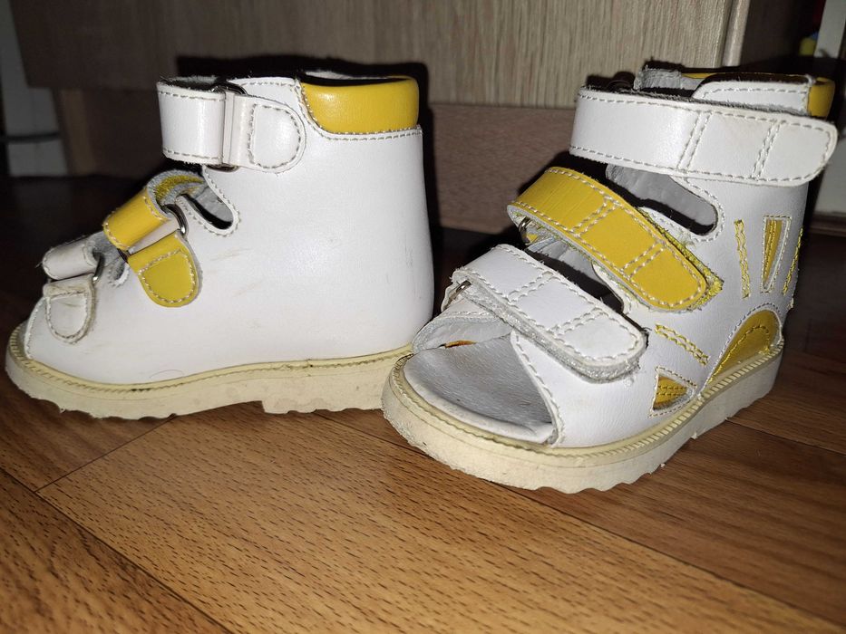 Продам босоножки антиварус