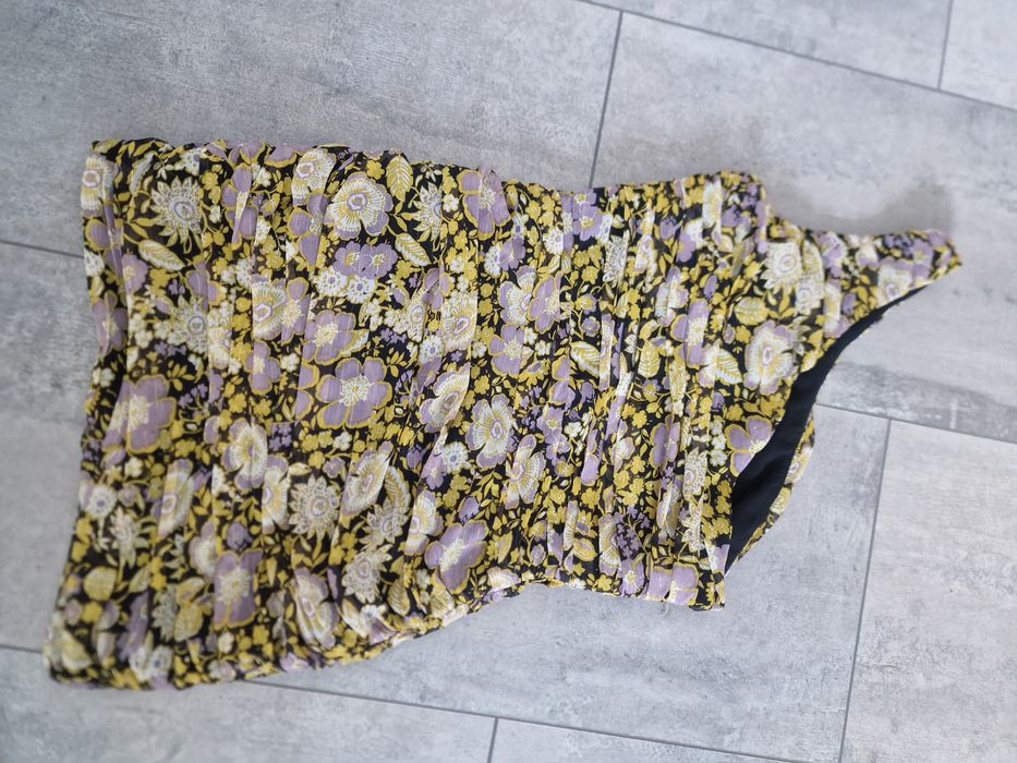 Sukienka na jedno ramię