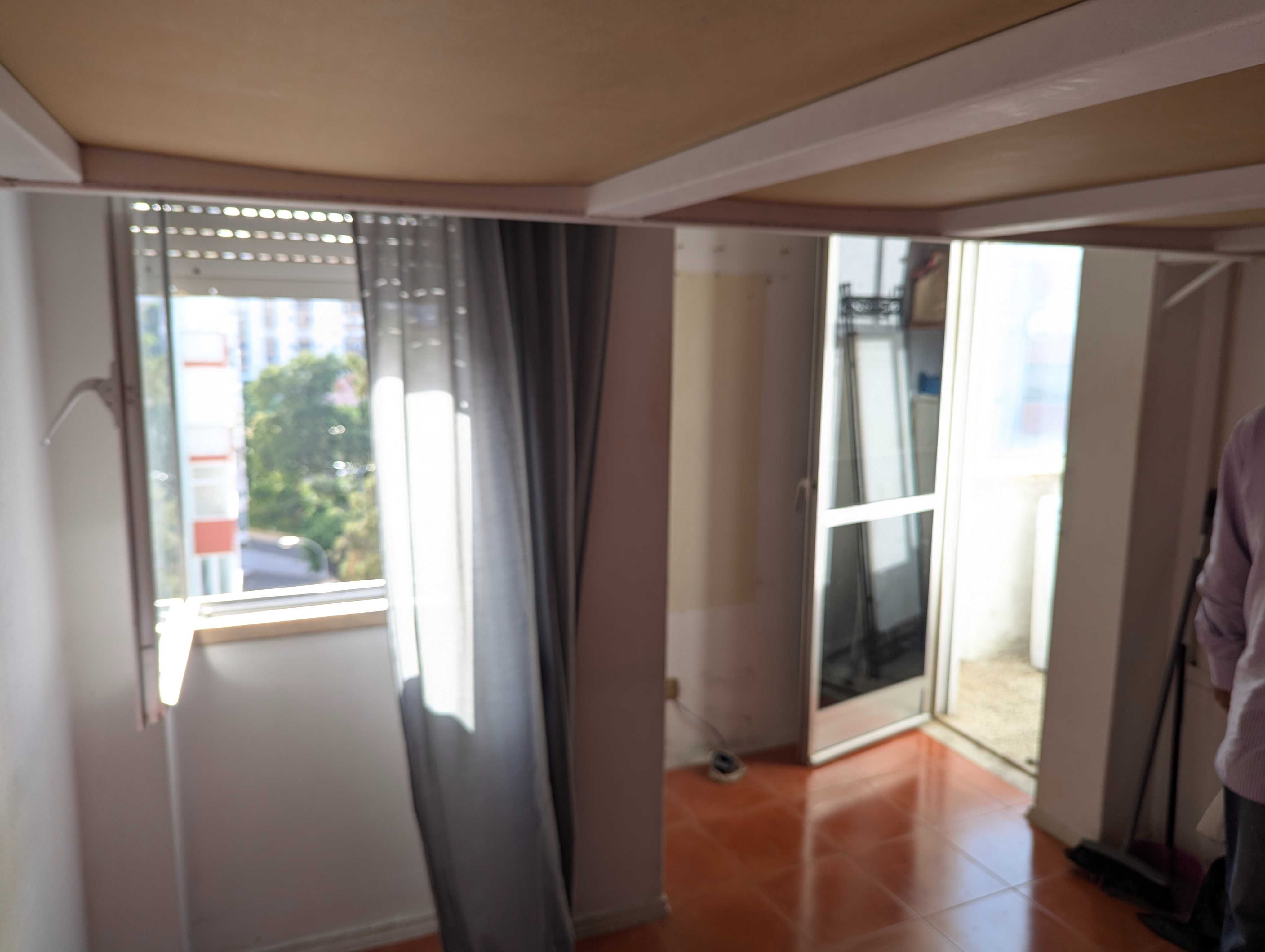 T0 7° Andar com vista – Paço de Arcos – Entrada Imediata