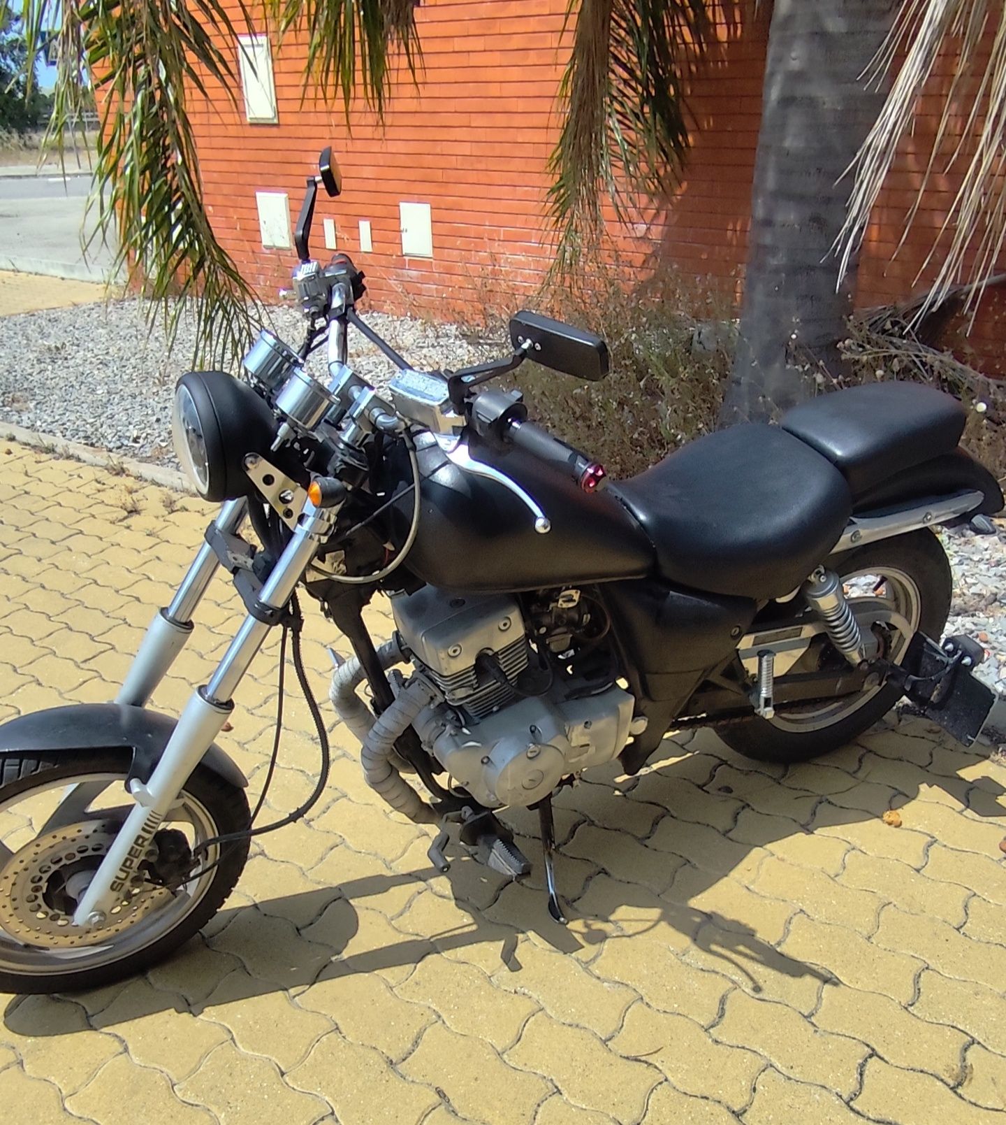 Moto Fosti 125 .