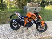 Mota miniatura KTM DUKE 1290