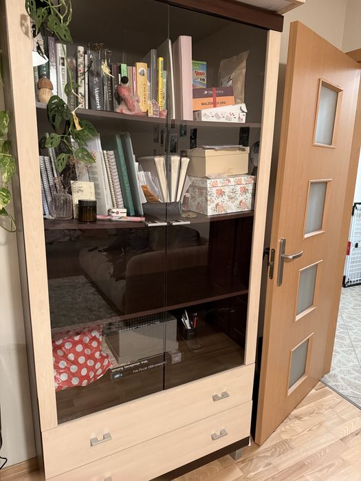 Witrynka w dobrym stanie