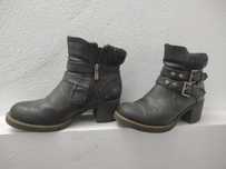 Bota de salto preta