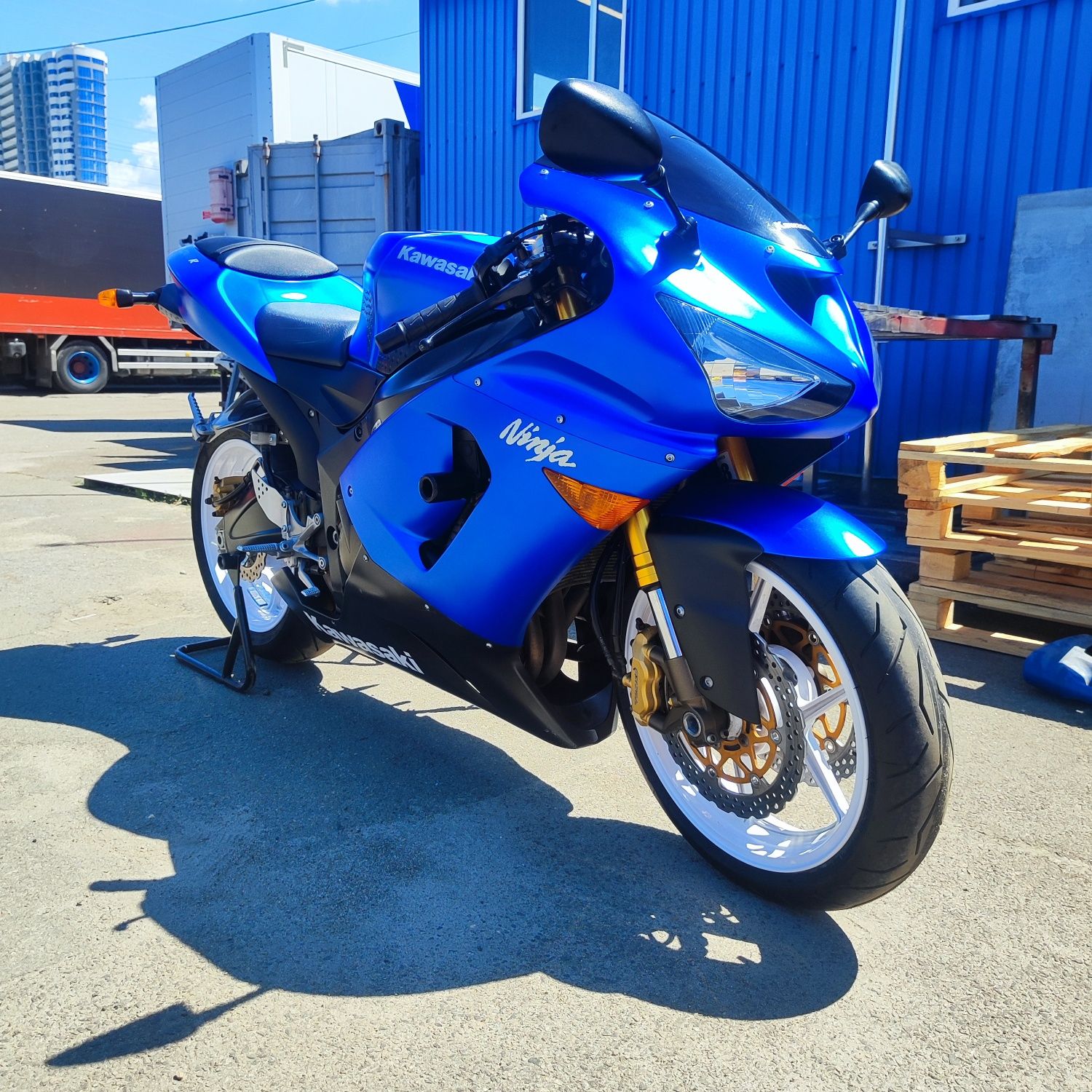 Продам Kawasaki ZX6R