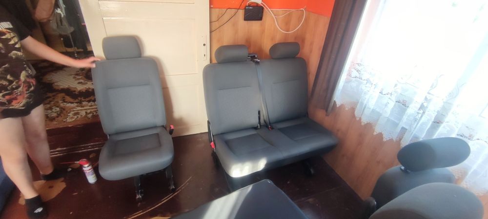 Komplet foteli VW T5 caravela stan bardzo dobry dziewięco osobowy