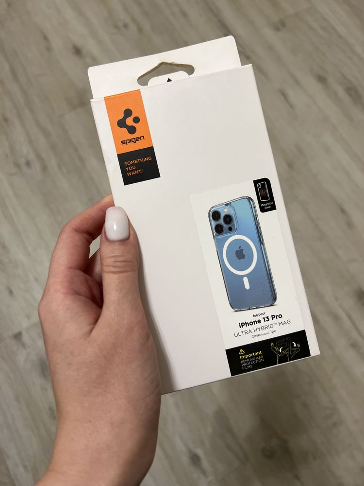 Чехол MagSafe на iPhone 13 Pro