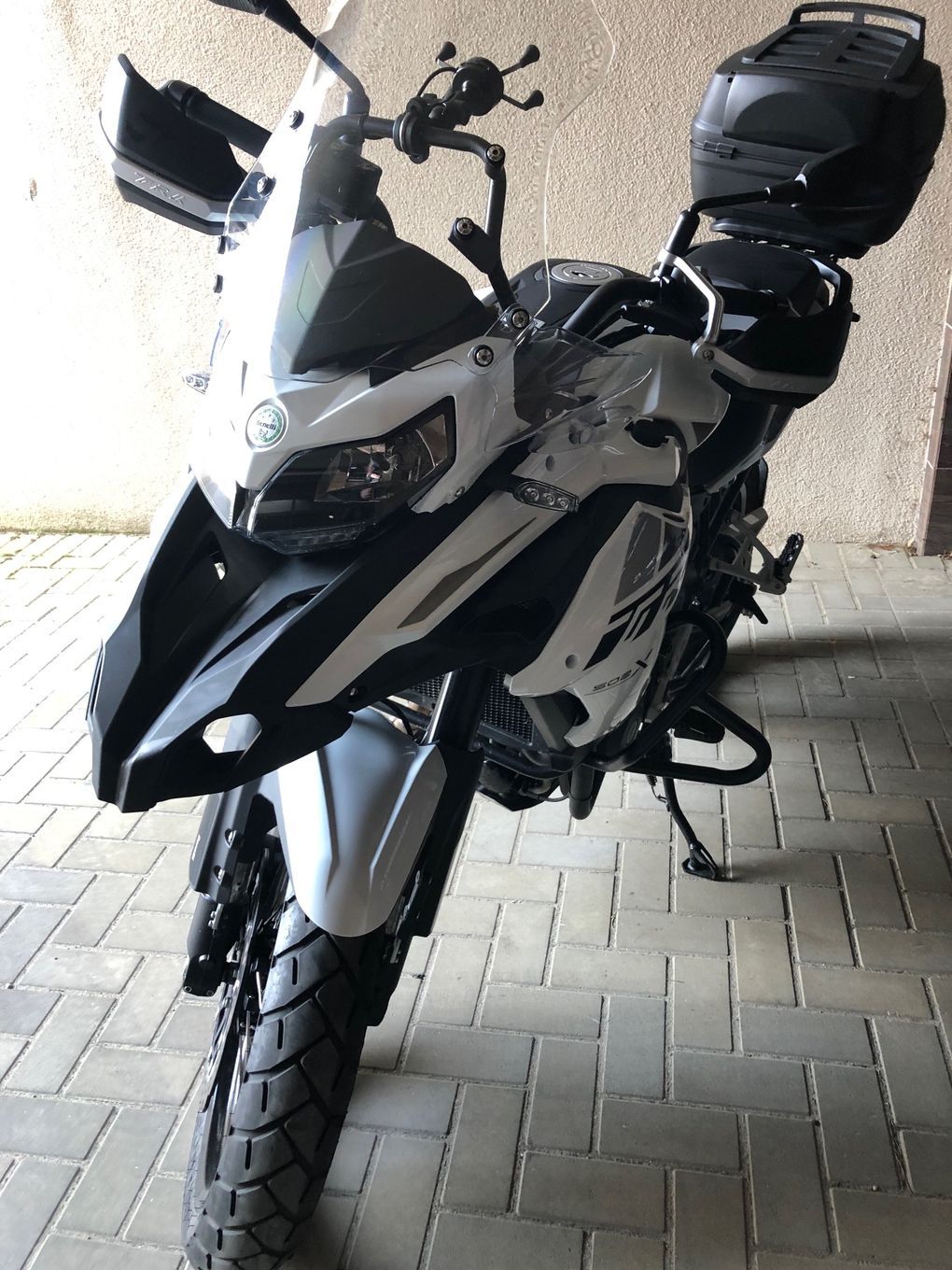 Benelli TRK 502X Motocykl BENELLI TRK502X biały. Salon Polska. Stan idealny. Kufer SHAD