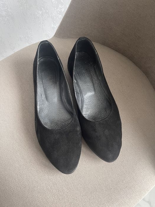 Туфли (балетки)  из кожи