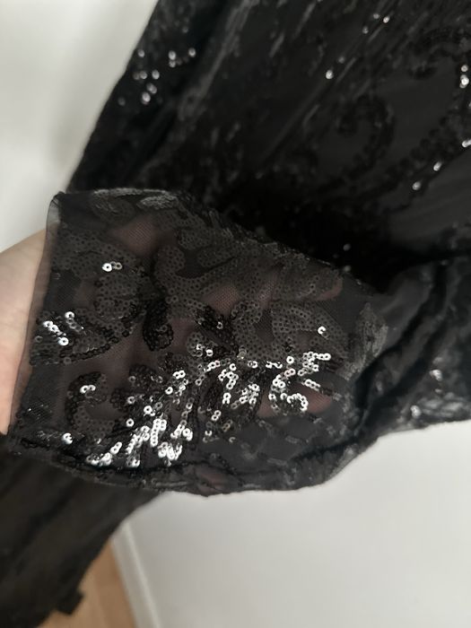 Cekinowa sukienka maxi 48 4 xl 46 3 xl z szarfa czarna długi rękaw