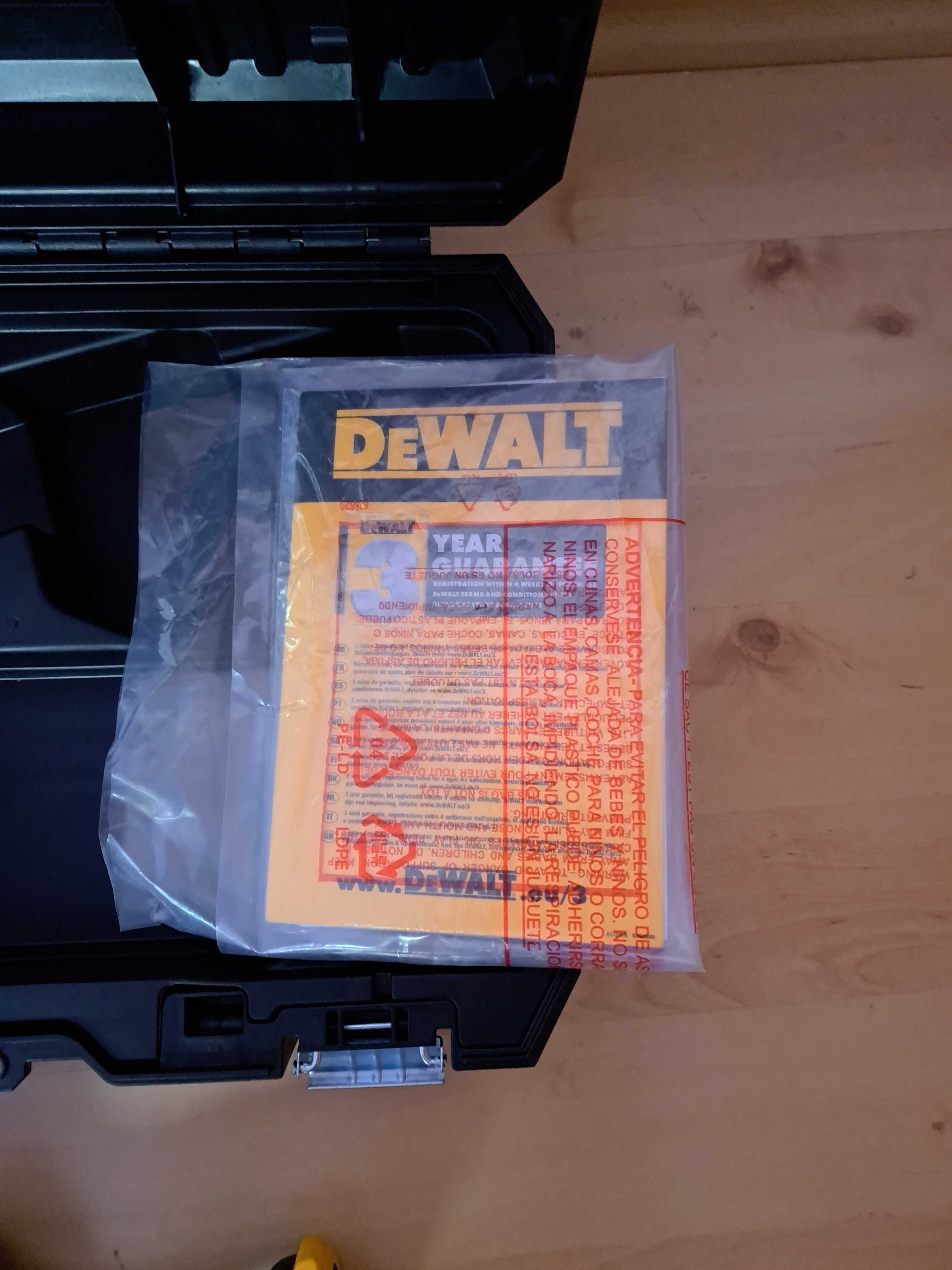 Klucz Udarowy DeWalt 1/2 cala 950Nm 18V XR (Body + Walizka)