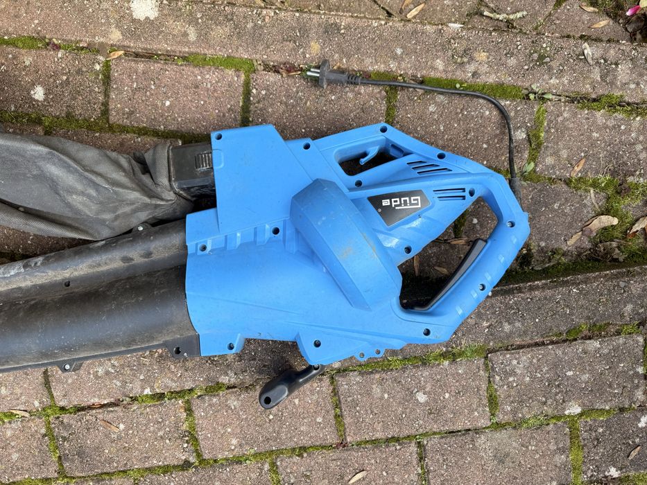 Odkurzacz do liści GLS 3000 S