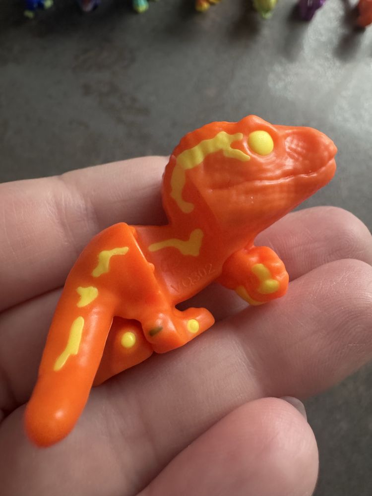 Dinozaur VQ302 Plateosaurus figurka Jurassic World KinderJoy Funko Pop
