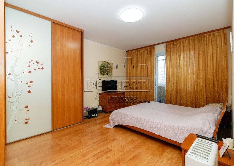 Продаж 4-к.кв., Самойла Кошки  9 / Самійла Кішки  9