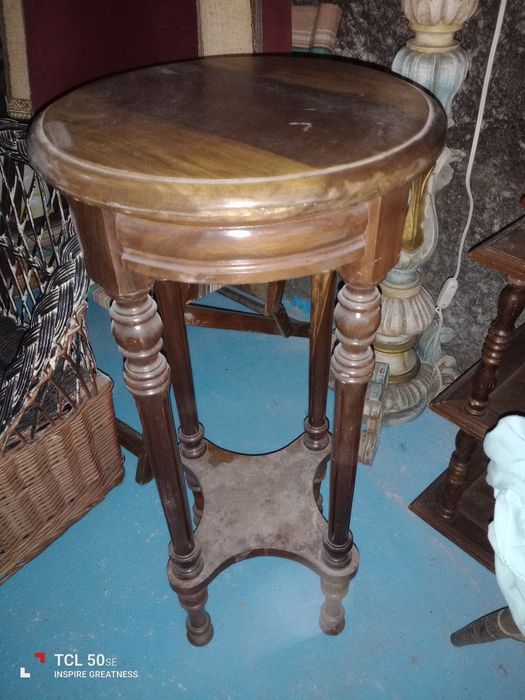 Móvel Coluna vintage em estado razoável a precisar de restauro .a prec