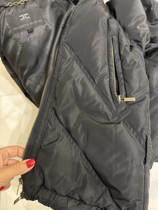 Куртка зимняя продам черная натуральный мех енот