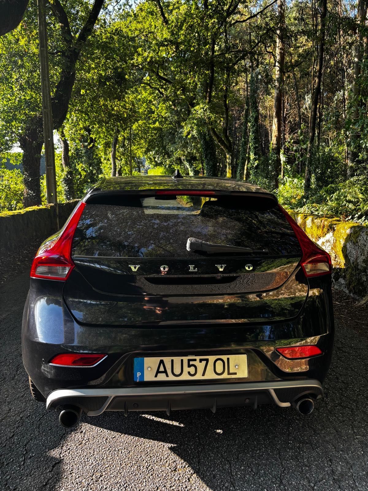Volvo v40 R Design