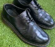 Туфли бренда Dr. Martens
