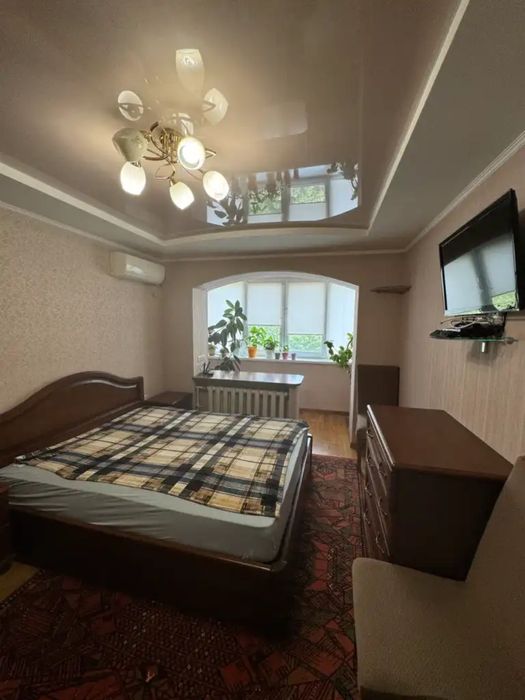 Продам с ремонтом 3к квартира ж/м Тополь-1
