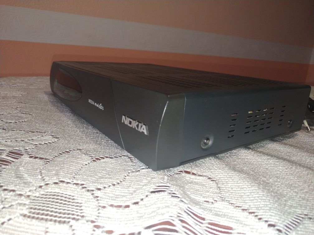 Тюнер шведського виробництва NOKIA DVB 9600 S Media master