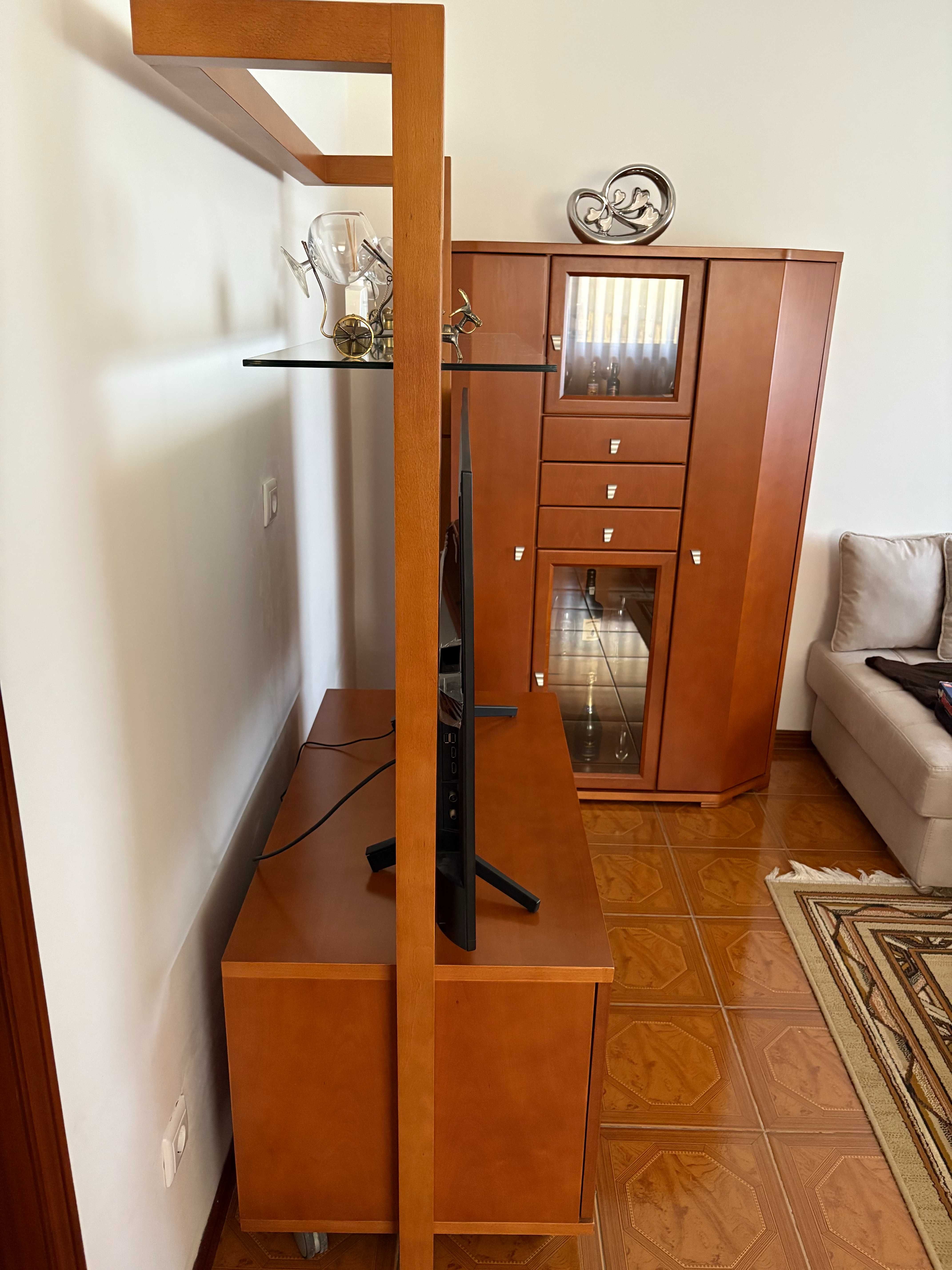 Vendo Moveis de sala, como novos.