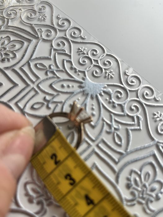 Pierścionek z dużym brylantem diamencik kamień