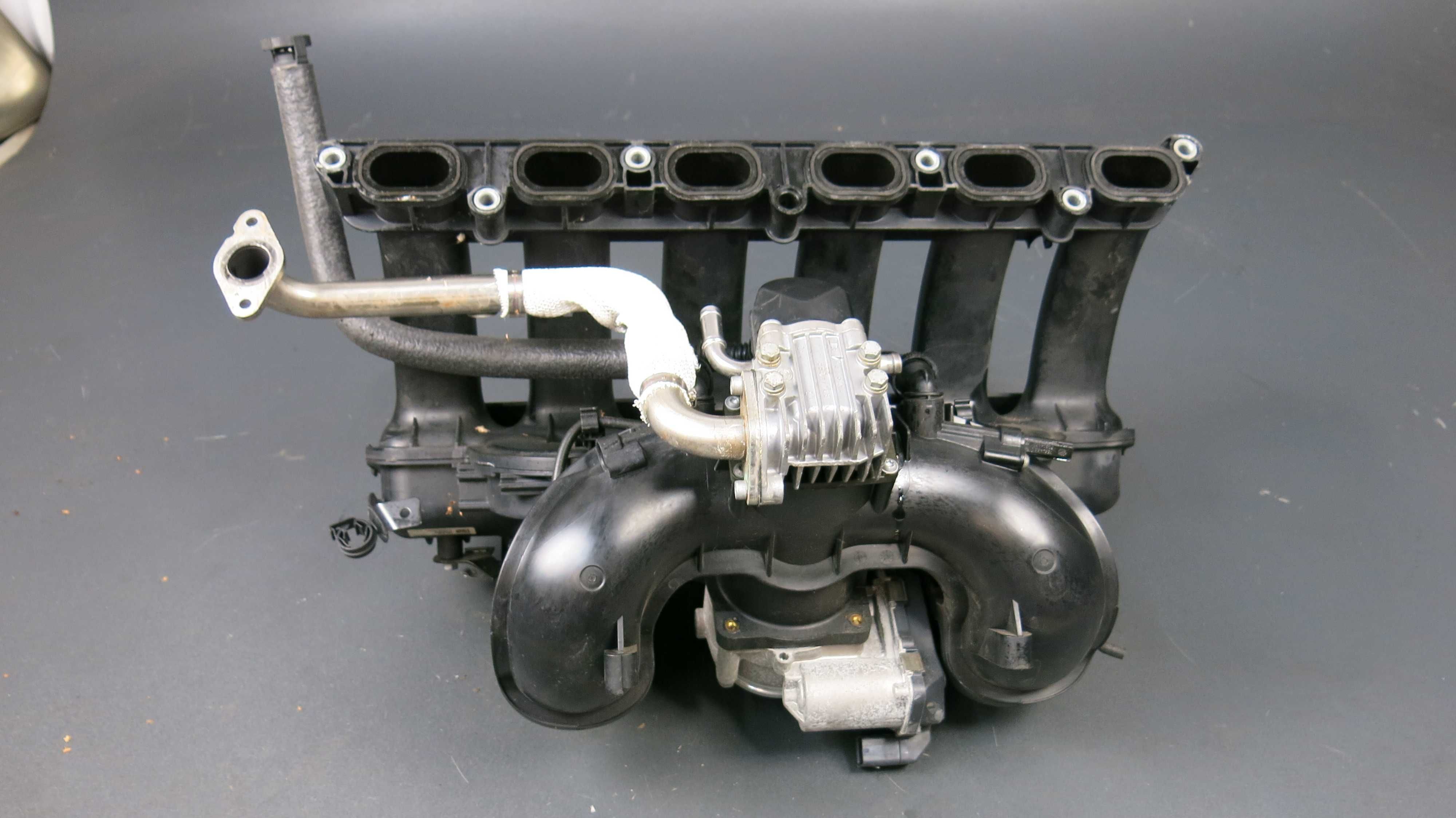 BMW E60 E61 2.5i N53 kolektor ssący kompletny przepustnica N53B25A