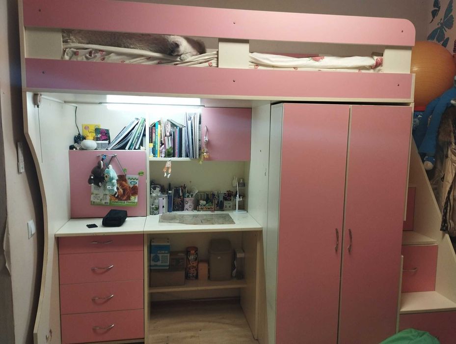 Дитяча спальня з письмовим столом