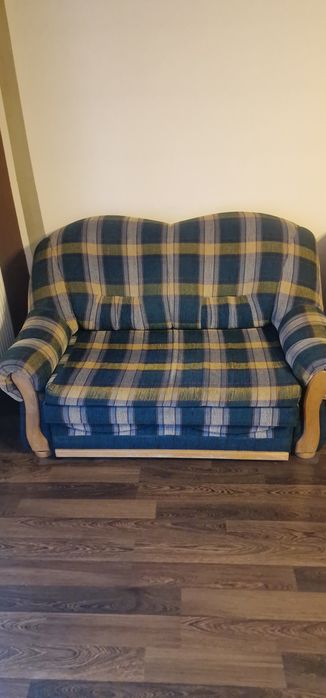 Sofa rozkładana 2 osobowa w dobrym stanie
