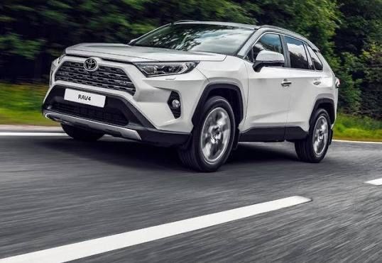 Уроки водіння на TOYOTA RAV 4