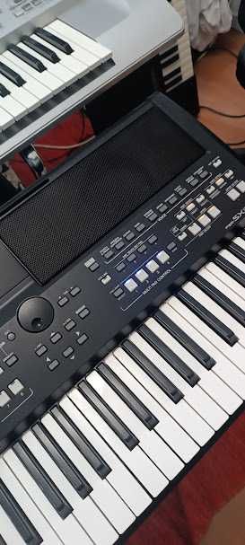 Yamaha PSR SX600